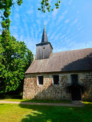Fototapeta na wymiar Evangelische Dorfkirche in der Uckermark