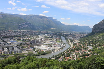 La ville de Grenoble, vue de haut depuis le fort de la Bastille, vue des toîts, Département de l'Isère, France