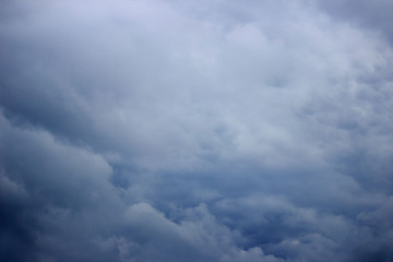 Fototapeta na wymiar Cloudy sky and black clouds before the rain
