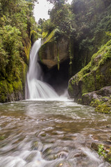 Fototapeta na wymiar Waterfall Savegre River, Los quetzales national park San Gerardo de Dota, Costa Rica