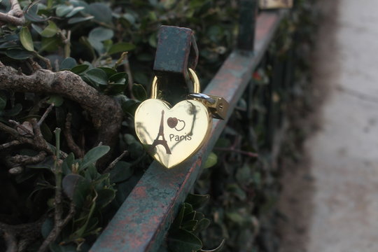 lock paris