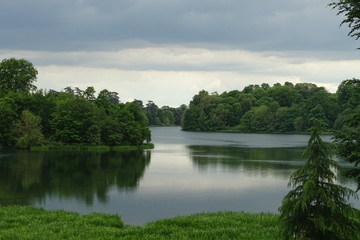 Fototapeta na wymiar The lake at Blenheim Palace, Woodstock, Oxfordshire, England, UK
