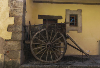 Fototapeta premium Antique style spanish wooden trolley