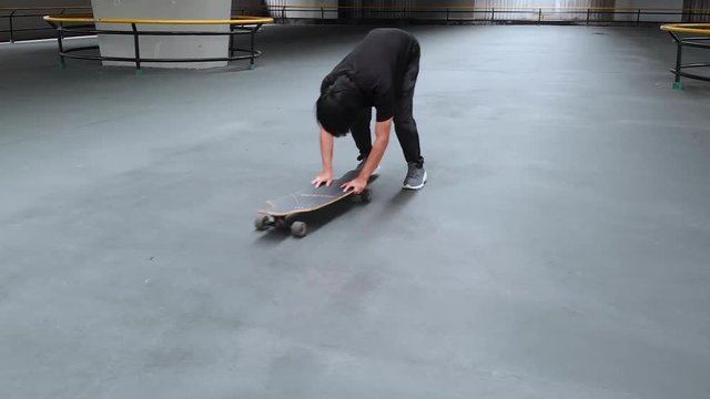 longboard workout with motion graphic