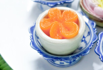 Thai Dessert, Tong yip or Flower egg yolk tart