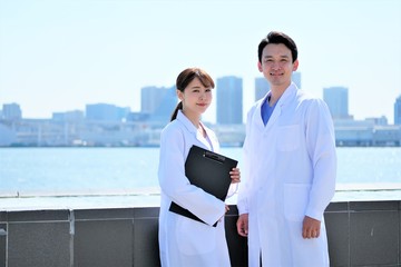 医師　ポートレート　男女