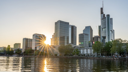 Obraz premium view on frankfurt skyline at sunset, frankfurt, hesse, germany
