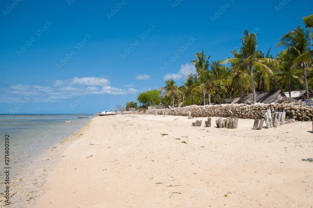 Wall mural beach at nusa lembongan