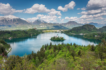 Fototapeta na wymiar Lake Bled and Julian Alps view from Ojstrica, Slovenia