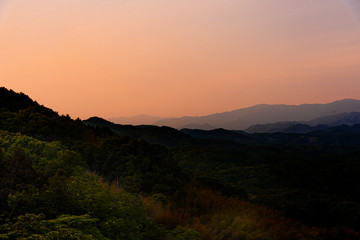 Obraz premium 兵庫県・奥深い山の夕景