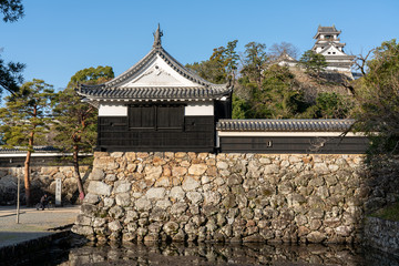 高知城の追手門と堀の風景