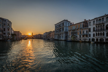 Obraz premium Sunrise above the Grand Canal in Venezia, Italy