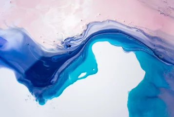 Cercles muraux Cristaux Fond de peinture bleu et rose en papier liquide. Texture abstraite de peinture fluide, technique d& 39 art. Mélange coloré de couleurs vives acryliques. Créativité et peinture. Arrière-plan pour la conception, l& 39 impression, le motif