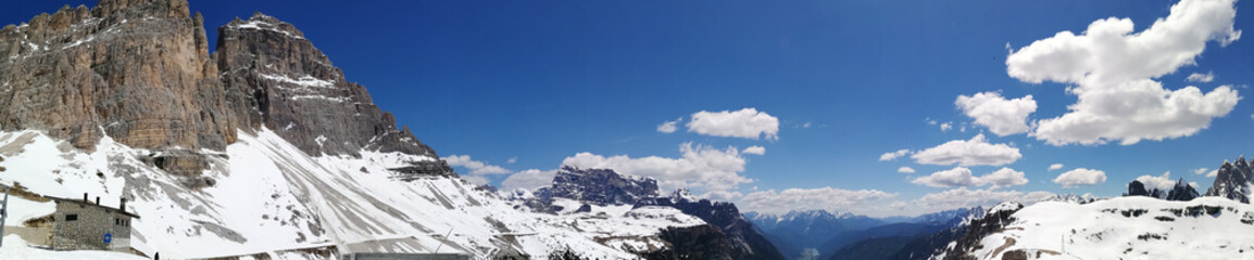 Tre Cime di Lavaredo-Paesaggio delle prealpi dolomiti 