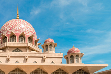 Beautiful blue sky contrast pink color of Putra  Mosque at Kuala Lumpur, Malaysia - 271468111