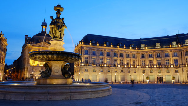 Place de la bourse &agrave; Bordeaux centre