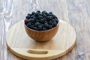 Fototapeta na wymiar Sweet blackberry in bowl