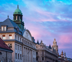 Obraz premium Nice sunset over the houses in the old town of Budapest