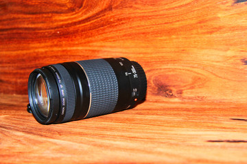 Fototapeta na wymiar Canon Len 75 - 300 mm
