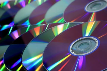 Płyty dvd, cd, i blu-ray technologia zapisywania danych.