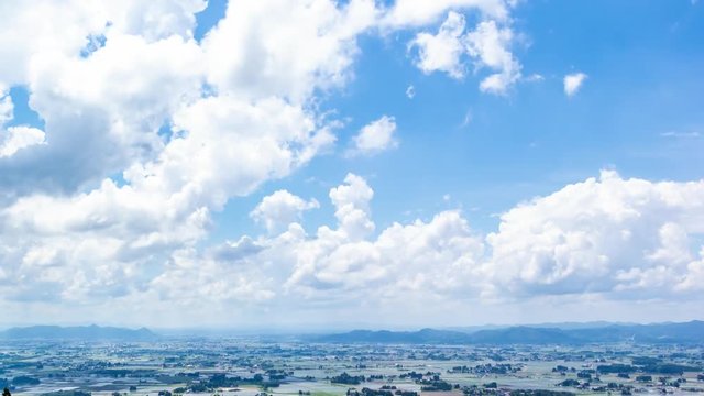 日本の田園風景　タイムラプス　雲の動き　大台スキー場から見た大仙市　秋田県　6月