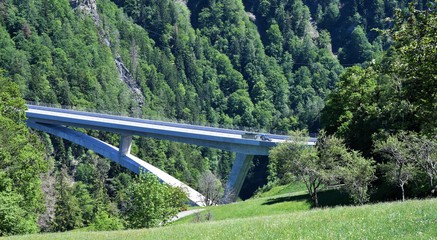Obraz premium suisse ..pont de la tamina