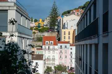 Gassen und Häuser in Lissabon