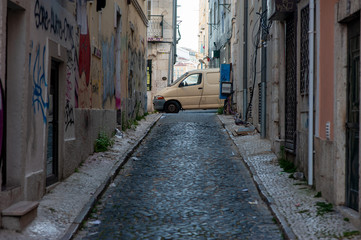 Gassen und Häuser in Lissabon