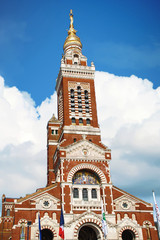 Albert . Basilique néo-byzantine Notre-Dame de Brebières. Somme. Picardie. Hauts-de-France