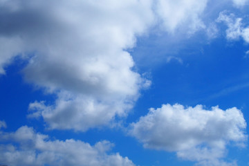 青い空と白い大きな雲