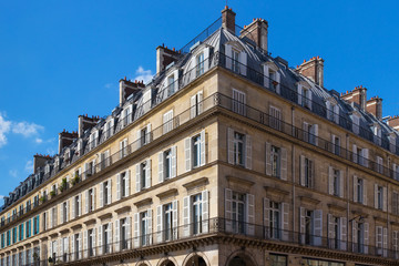 Fototapeta na wymiar Old historical buildings in central part of Paris at summertime.