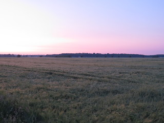 Sonnenaufgang in Bayern im Norden von München