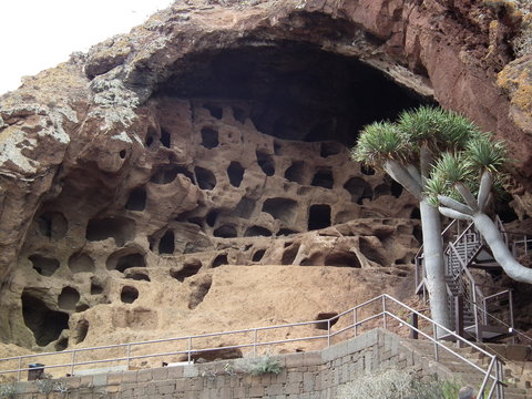 tombes et habitants troglodytes Guanches - Gran Canaria, Iles Canaries