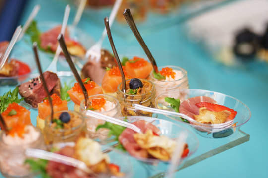 finger-food-billeder-gennemse-75-982-stockfotos-vektorer-og