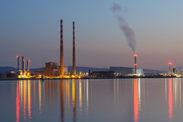 Fototapeta na wymiar Dublin Port - Poolbeg Power Plant & Incinerator 