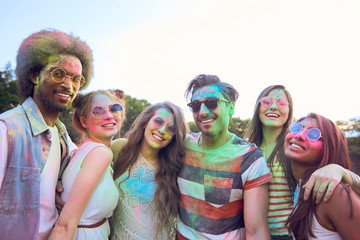 Fototapeta premium Friends celebrating festival on fresh air