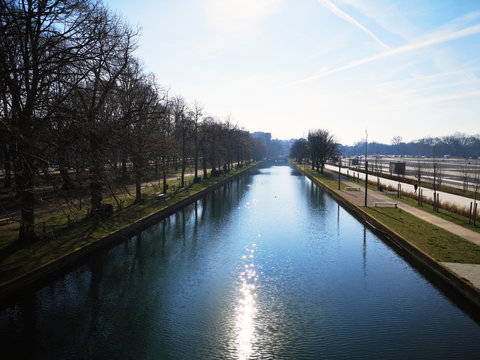 Perspective of the De&ucirc;le canal  along the citadel park