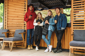 Fototapeta premium Group if cheerful multiethnic friends teenagers
