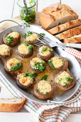 Ueberbackene Champignons