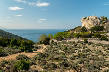 Fototapeta na wymiar Prominent rock formation near Lubenice on the croatian island Cres