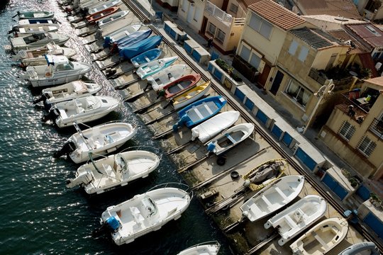 aerial architecture device