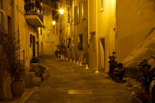 wall city dark