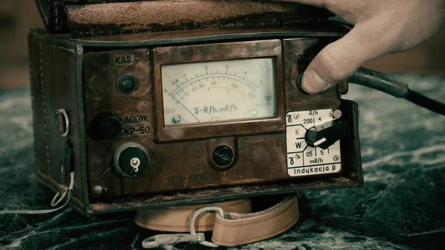 Turning on old geiger counter