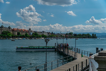 Naklejka premium Big lake with view and pier