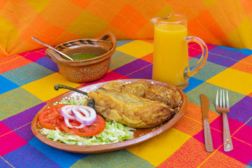 Platillo típico mexicano - Chile relleno
