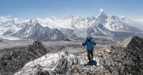 Nepal, Solo Khumbu, Everest, Mountaineer at Chukkung Ri