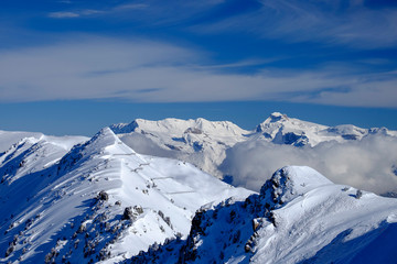 Fototapeta na wymiar Alpine ridge