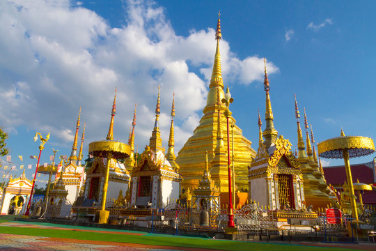 Pagoda goold and blue sky beautiful with cloud