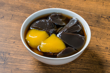 台湾の漢方黒ゼリー　Licorice black jelly Taiwanese dessert