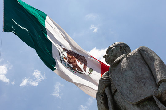 Statue of Manuel Jose Othon with Mexican Flag